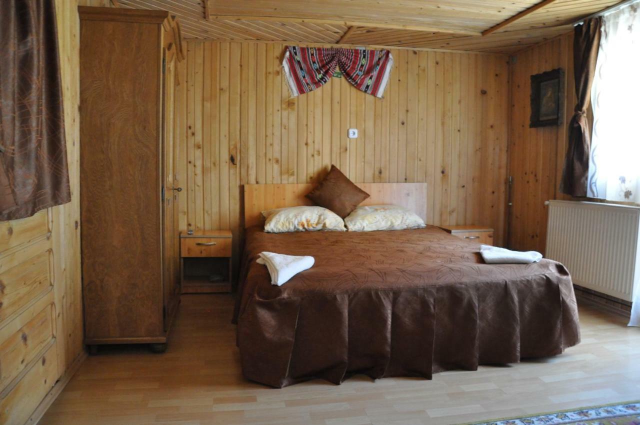 Casuta De Langa Padure Hotel Moeciu De Sus Buitenkant foto