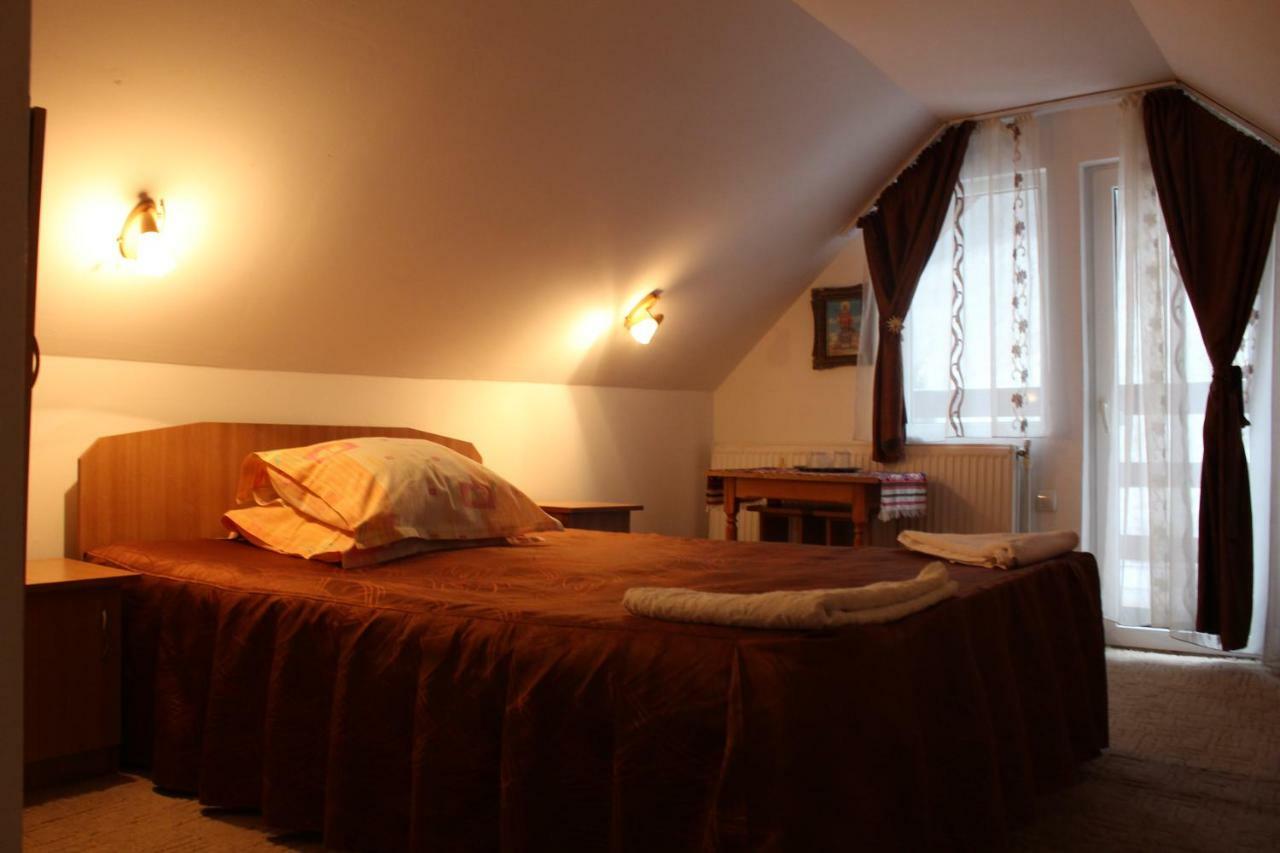 Casuta De Langa Padure Hotel Moeciu De Sus Buitenkant foto